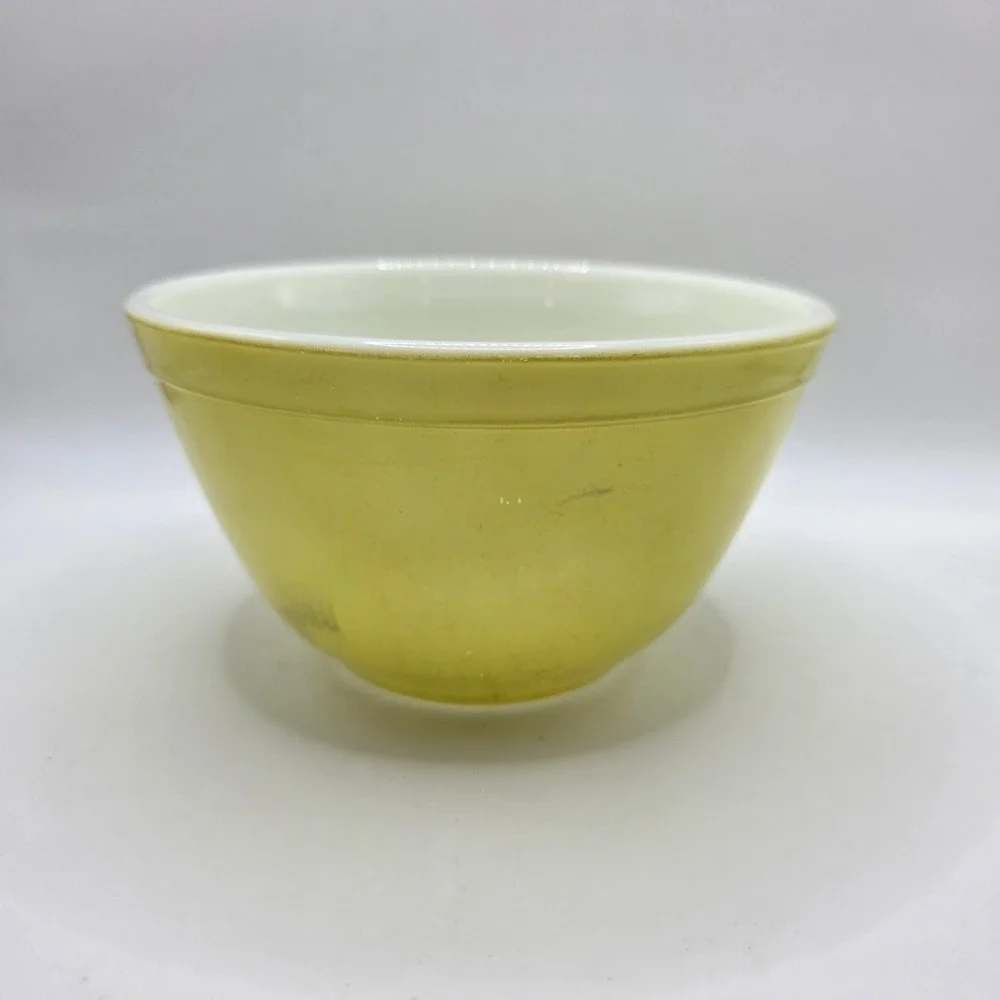 Vintage Pyrex 401 Chartreuse Yellow 1.5 Pt Mixing Bowl Made in USA MCM Glass